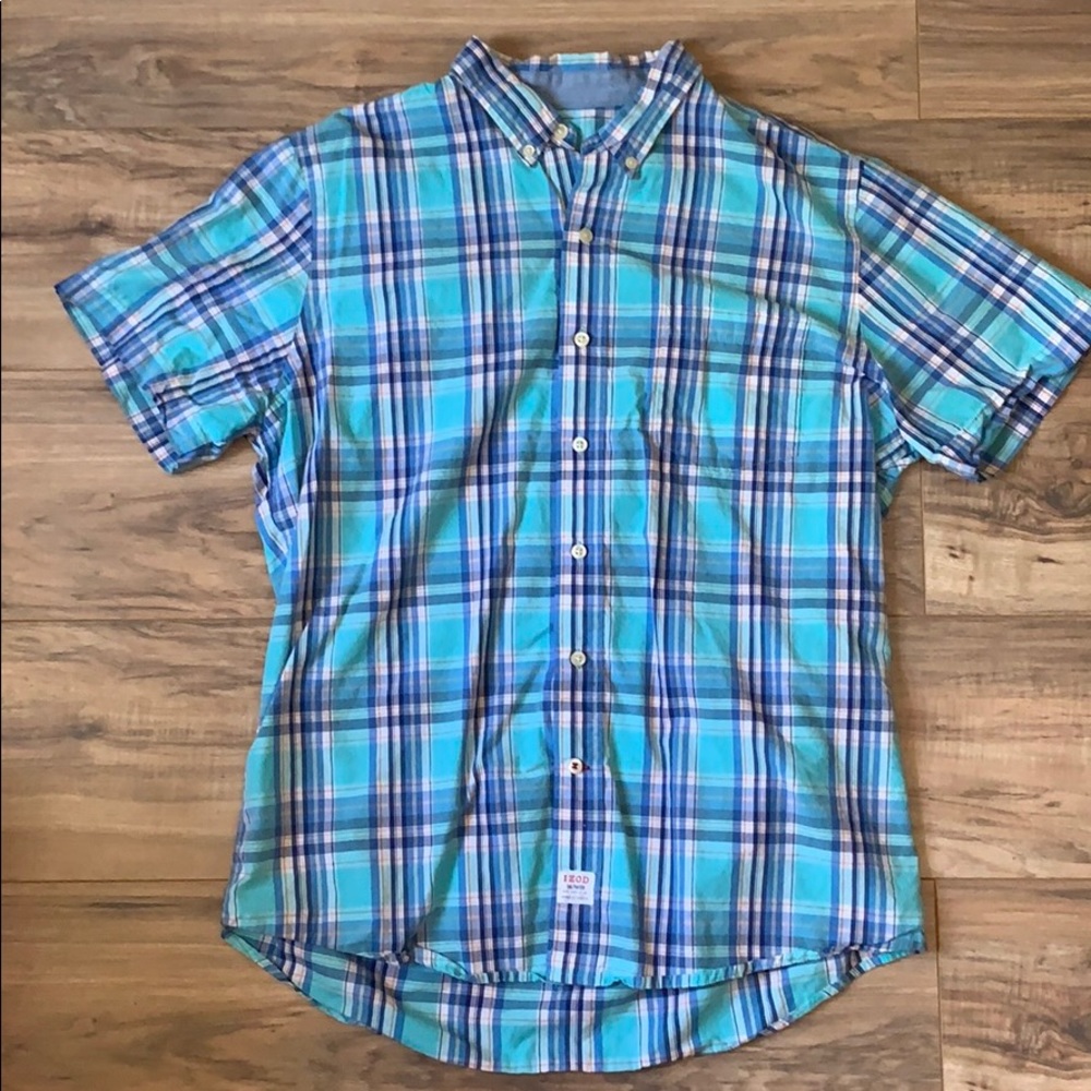 IZOD Men’s short sleeved plaid button up L